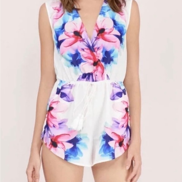 Tobi Floral Deep-V Romper - Picture 2 of 6